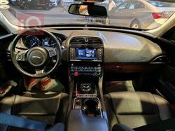 جاكوار XE